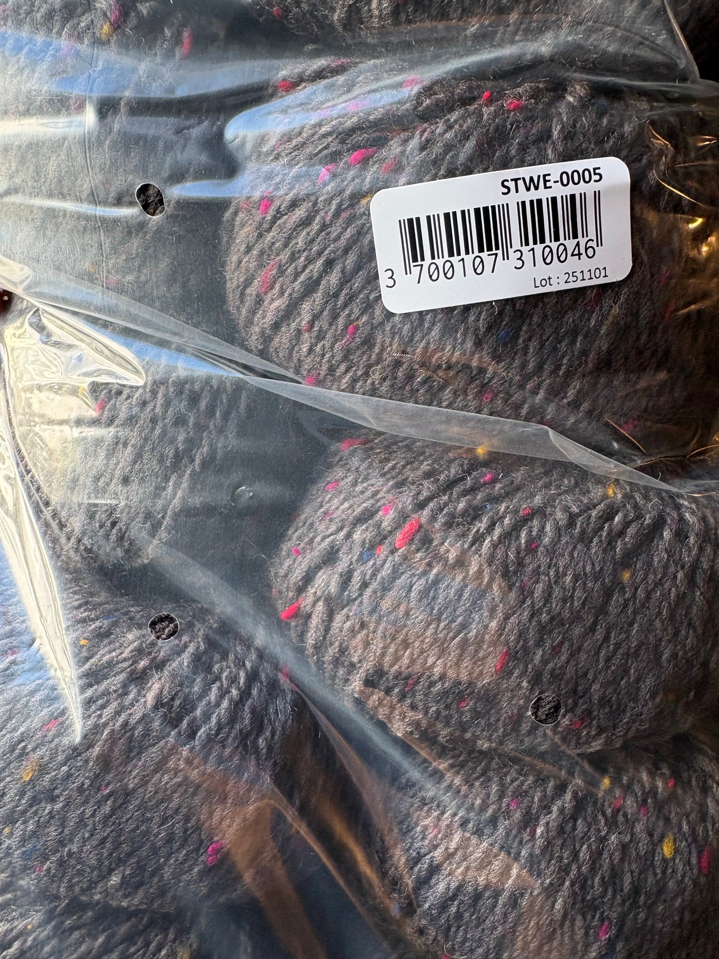 SUPER TWEED - 95% laine fine • 5% kid mohair