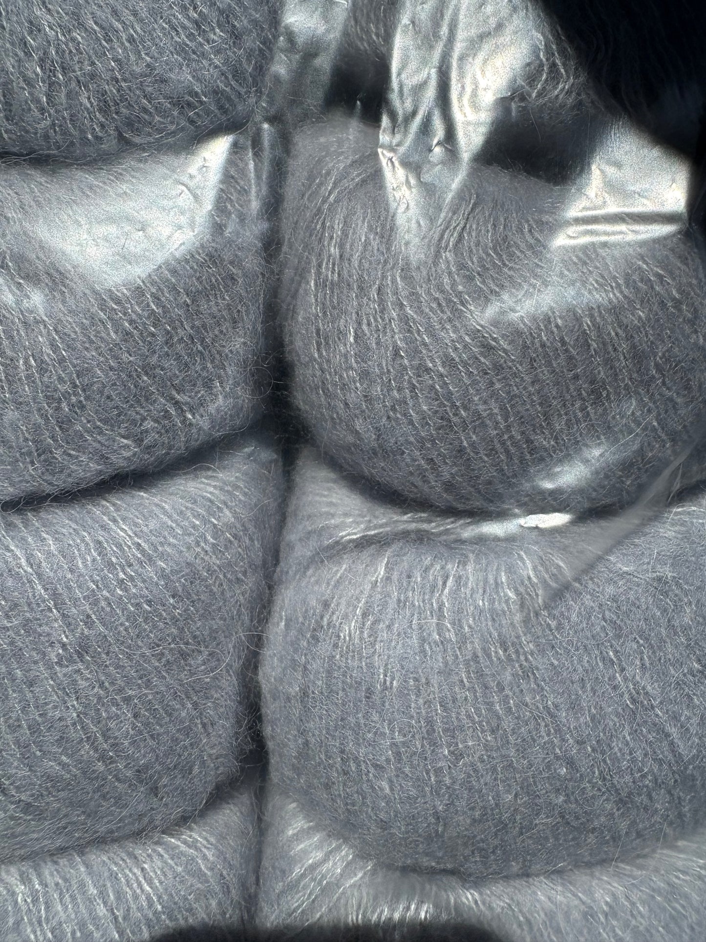 Zen - 35% Laine vierge (Merino superfine) 35% Alpaga (Suri Alpaca) 30% Soie