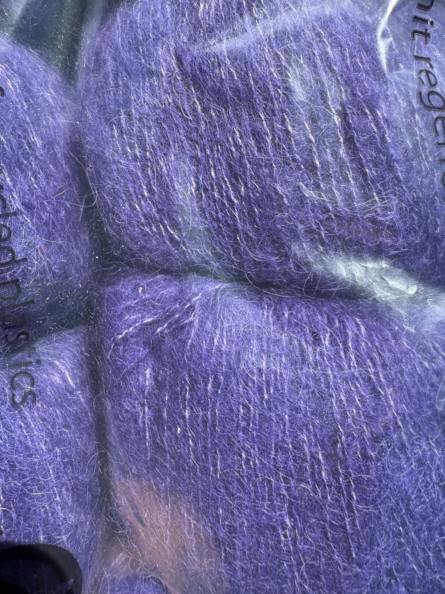 Zen - 35% Laine vierge (Merino superfine) 35% Alpaga (Suri Alpaca) 30% Soie