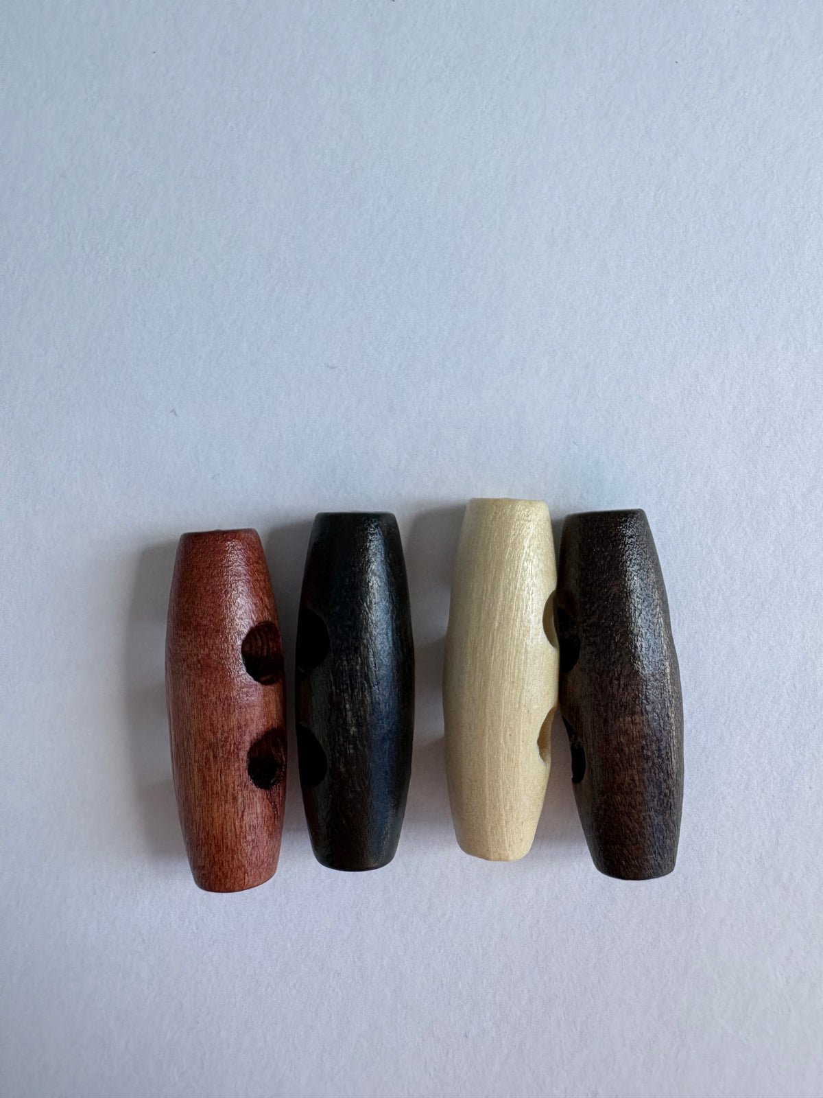 Boutons ovales en bois d’olivier 30 mm/8 couleurs